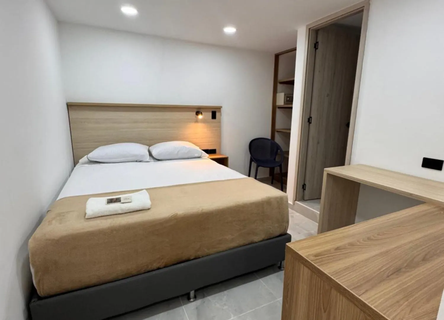 מלון מדיין Vida Hostel