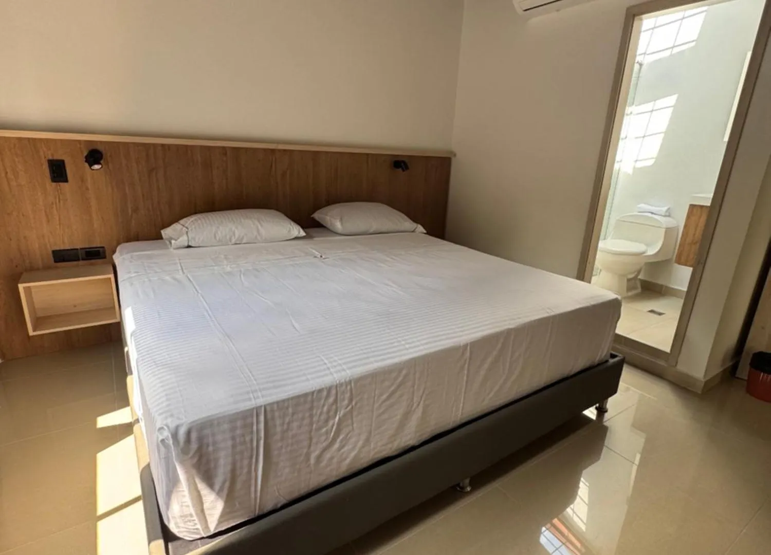 מדיין Vida Hostel מלון