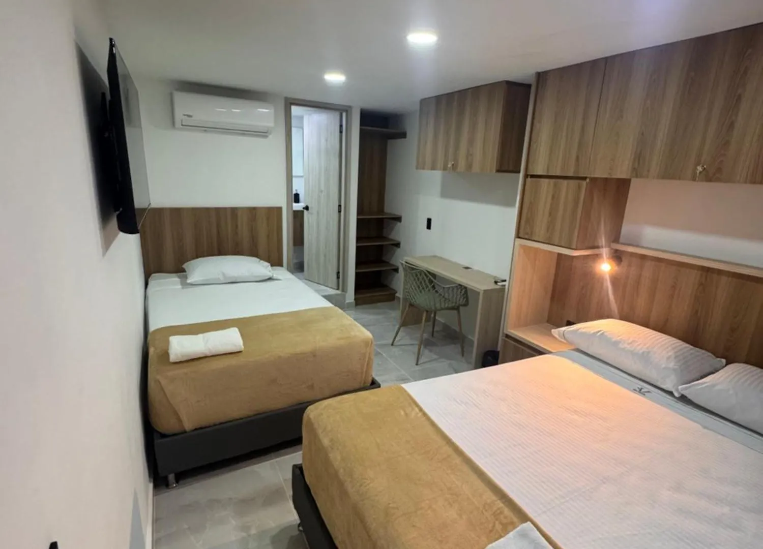 מלון מדיין Vida Hostel