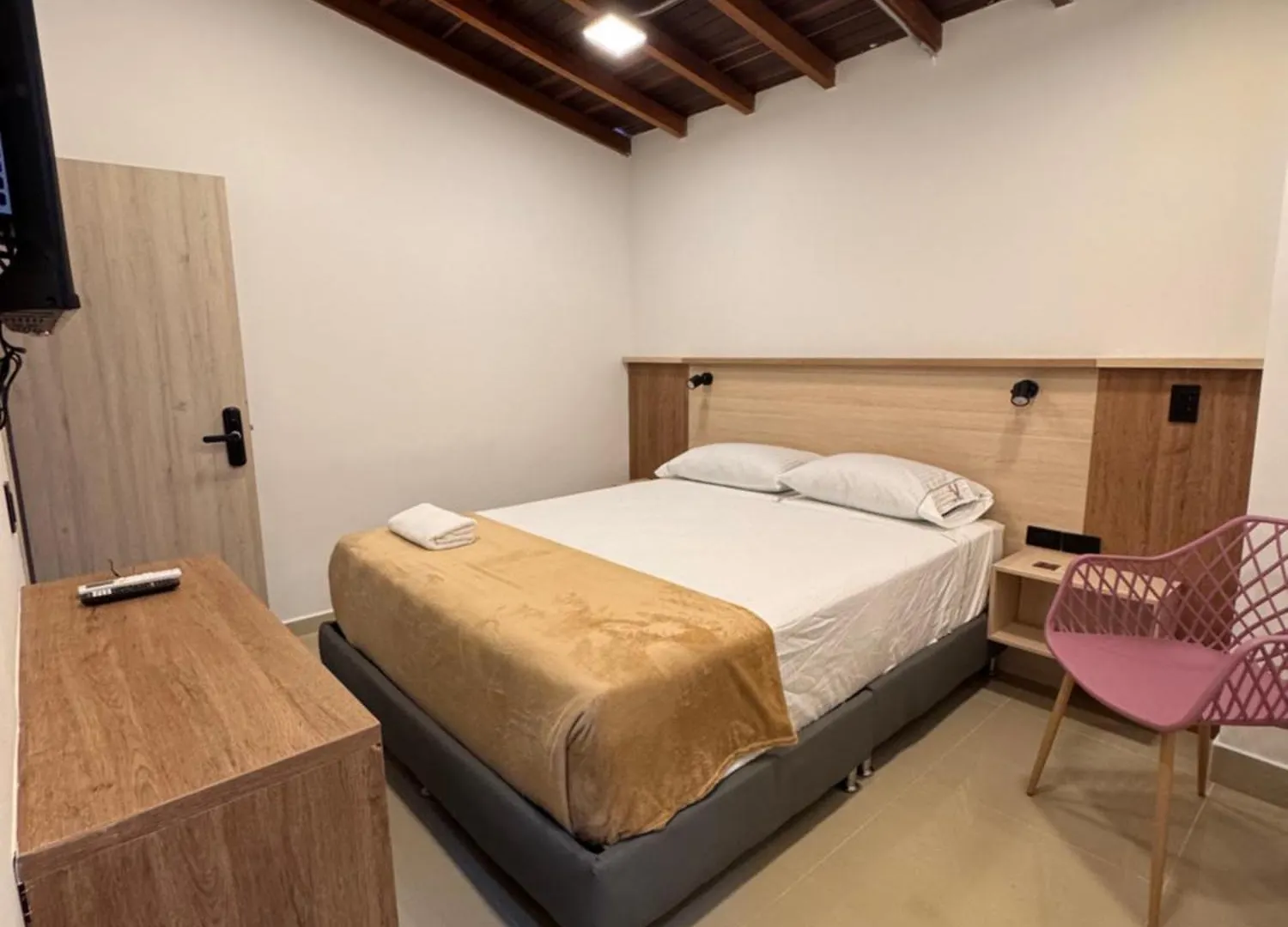 מדיין Vida Hostel