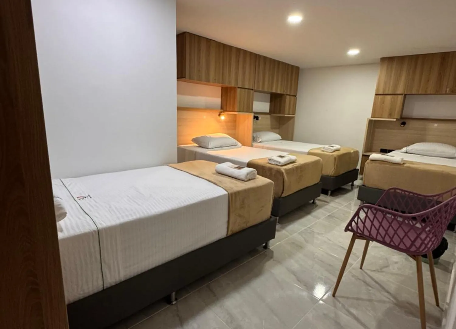 מדיין Vida Hostel מלון