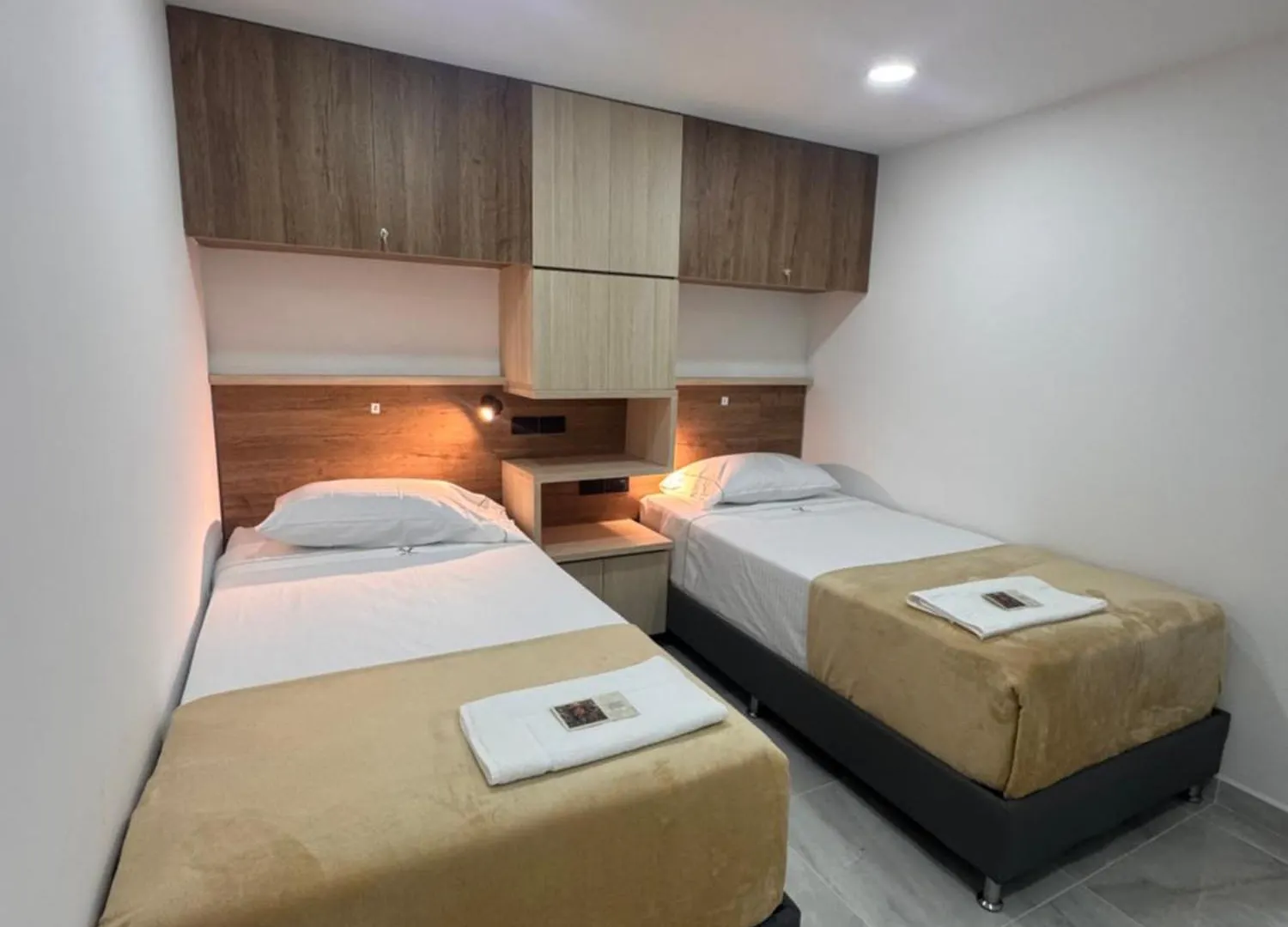 מלון מדיין Vida Hostel