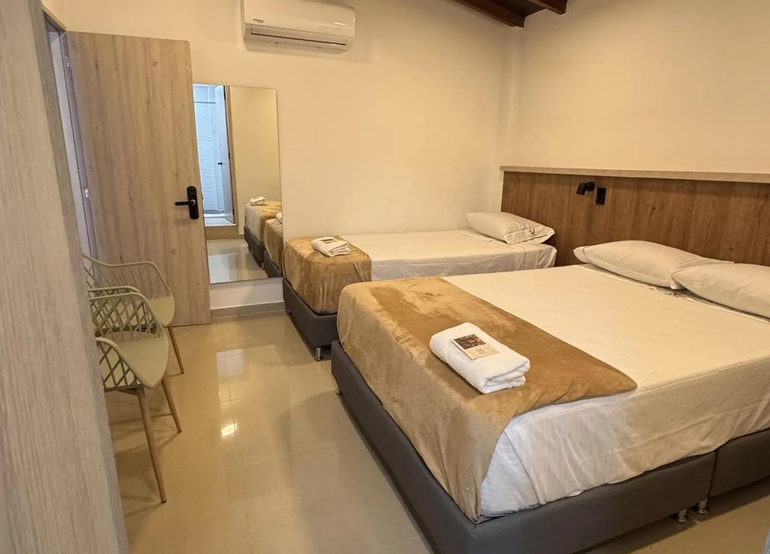 מדיין Vida Hostel