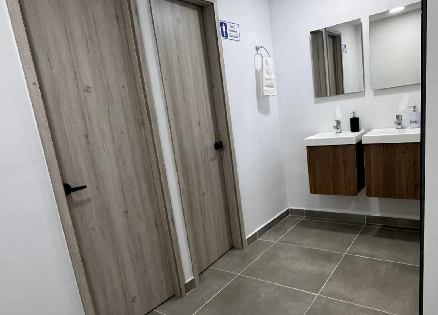 מלון מדיין Vida Hostel