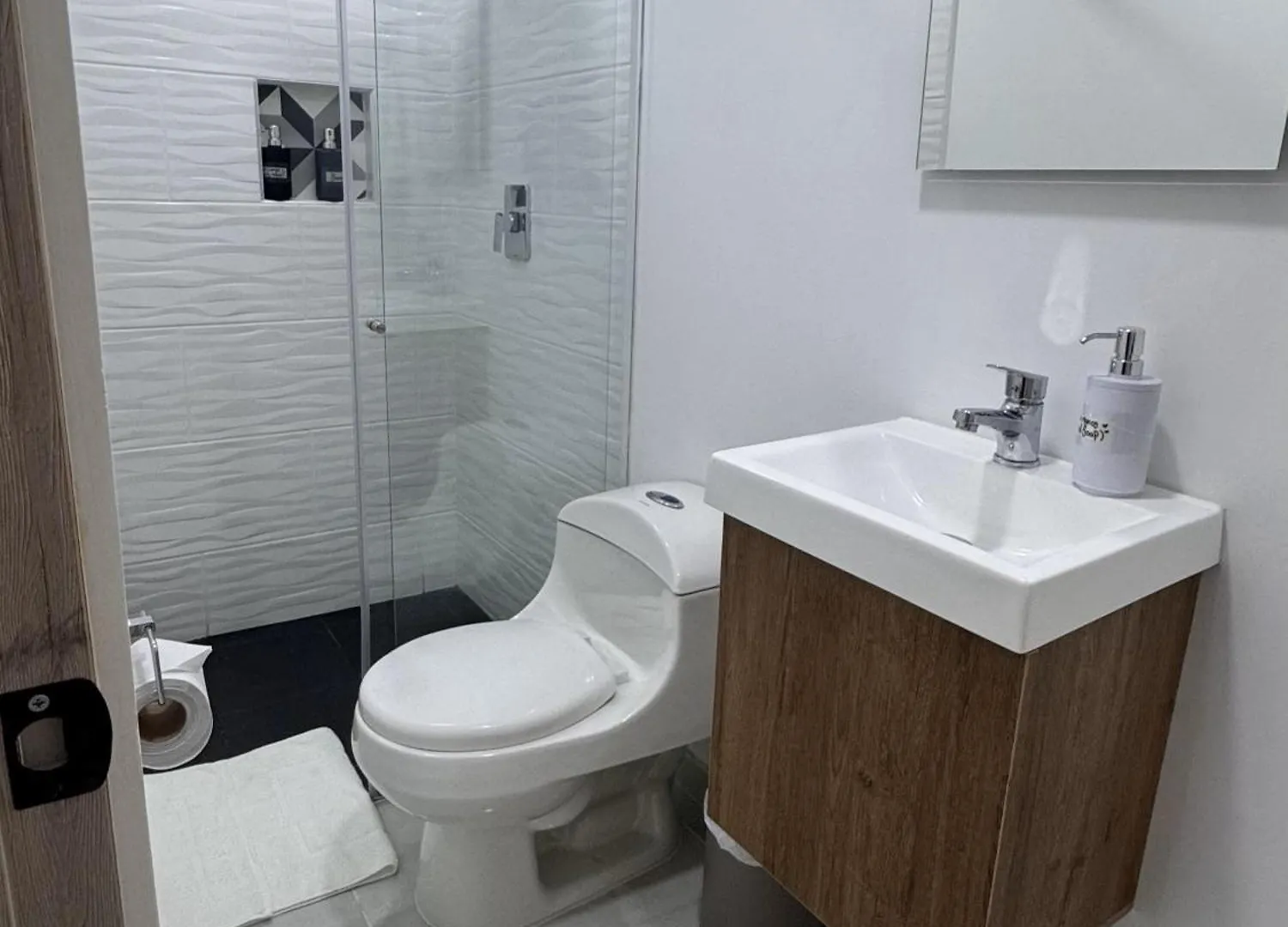 מדיין Vida Hostel מלון
